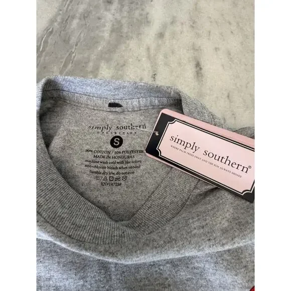 Simply Southern Gray Turtle Tracker Christmas Holiday Tee Shirt Size Small - Picture 6 of 9